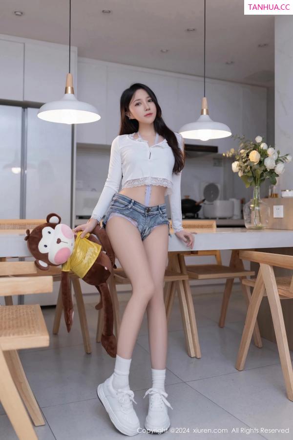 鱼子酱fish  [XiuRen]高清写真图 2024.05.31 No.8639 鱼子酱Fish 美腿性感第7张图片